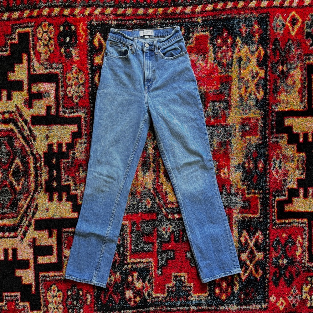 Abercrombie Curve Love 90s Ultra High Rise